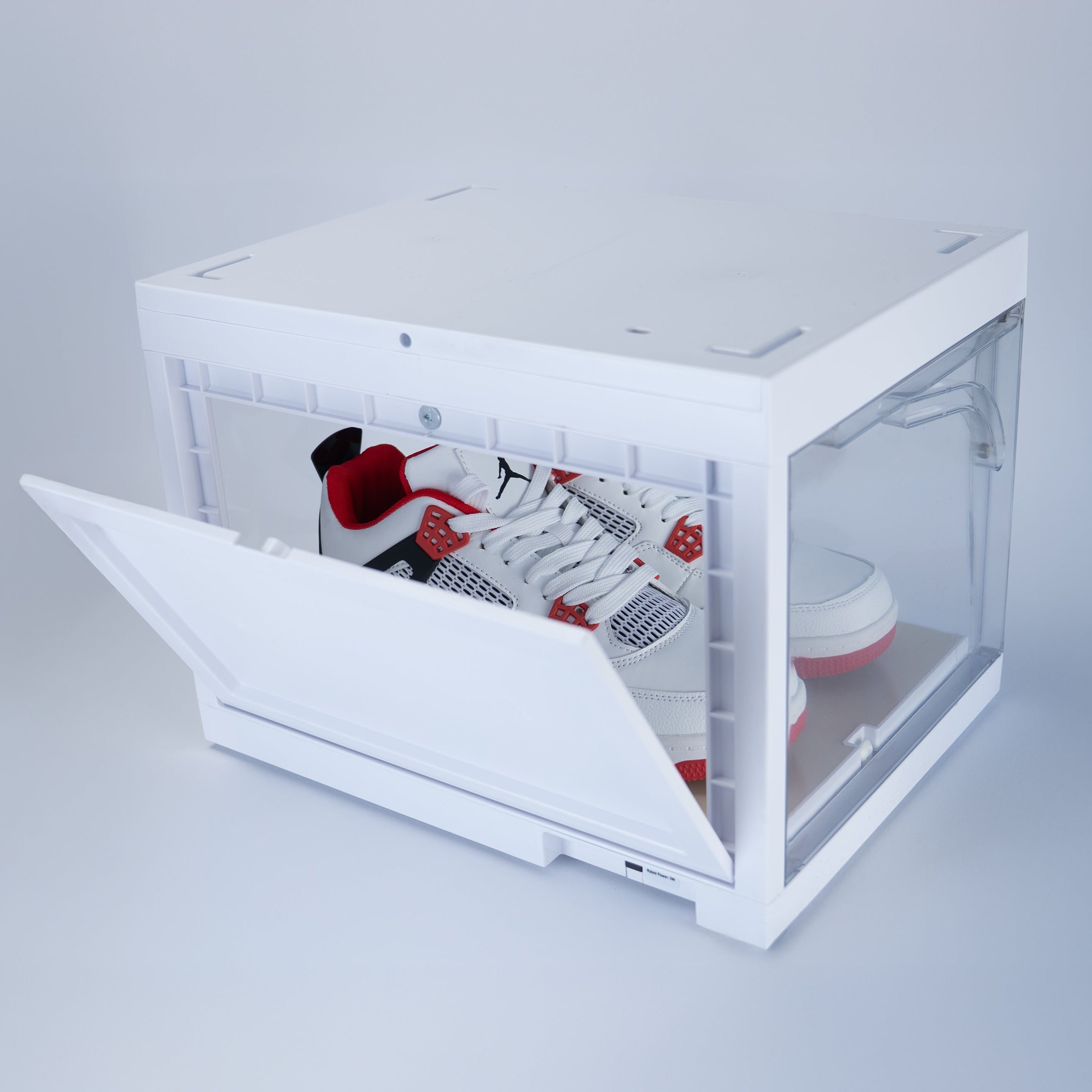 Premium LED Sneakerbox - stapelbar mit Touch & automatischer Tür