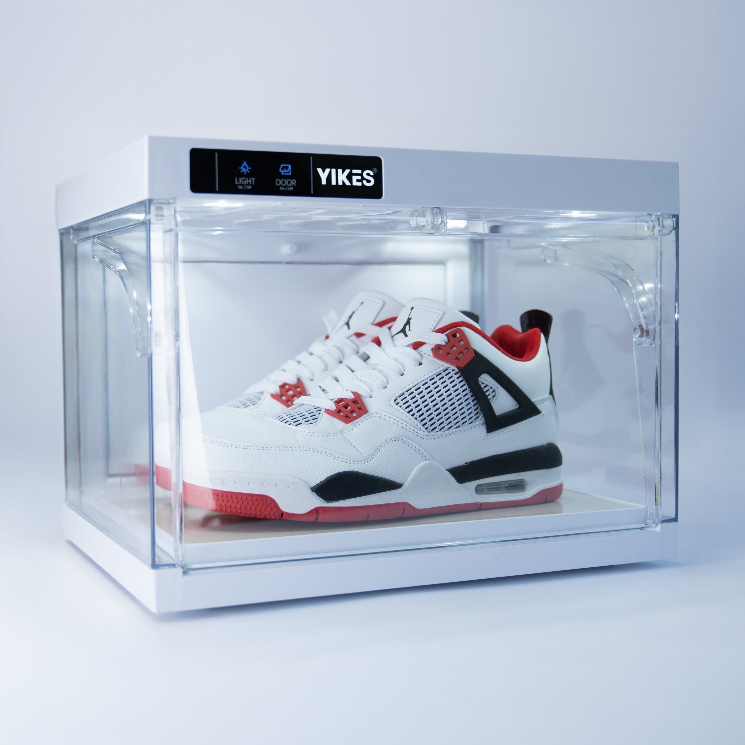 Premium LED Sneakerbox - stapelbar mit Touch & automatischer Tür