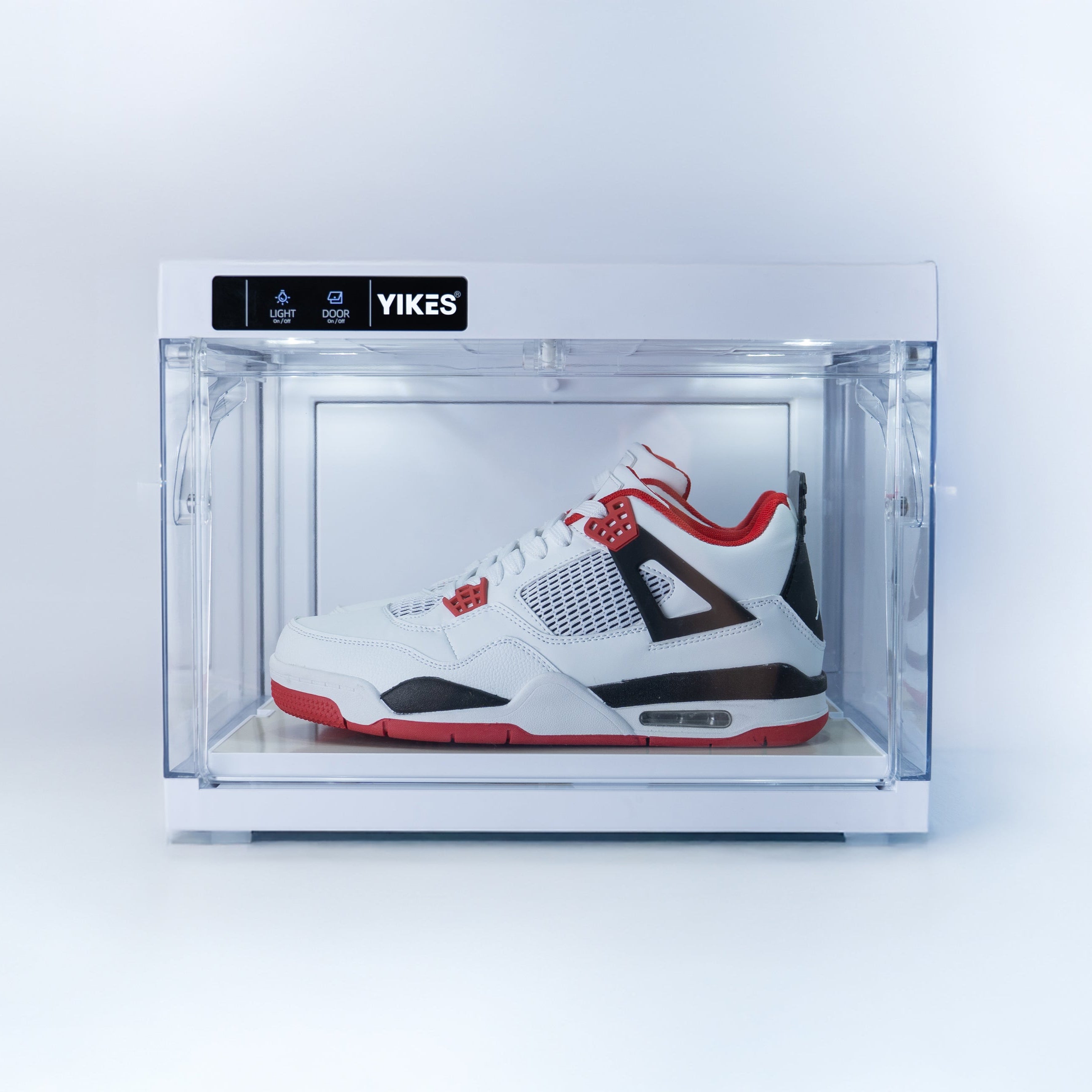 Premium LED Sneakerbox - stapelbar mit Touch & automatischer Tür