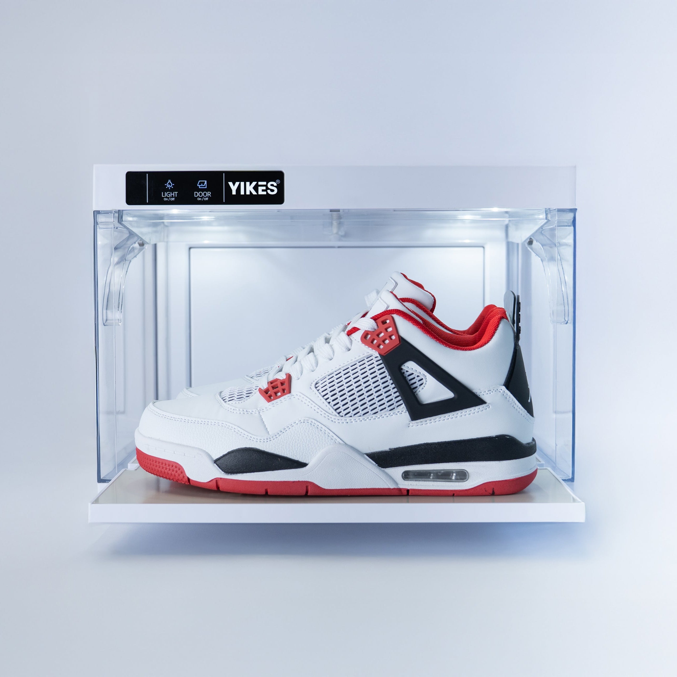 Premium LED Sneakerbox - stapelbar mit Touch & automatischer Tür