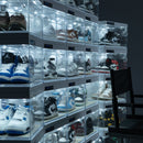 Premium LED Sneakerbox - stapelbar mit Touch & automatischer Tür